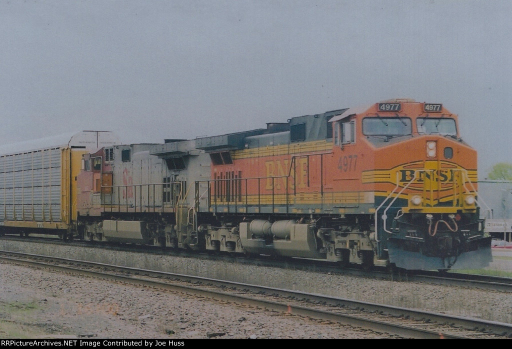 BNSF 4977 West